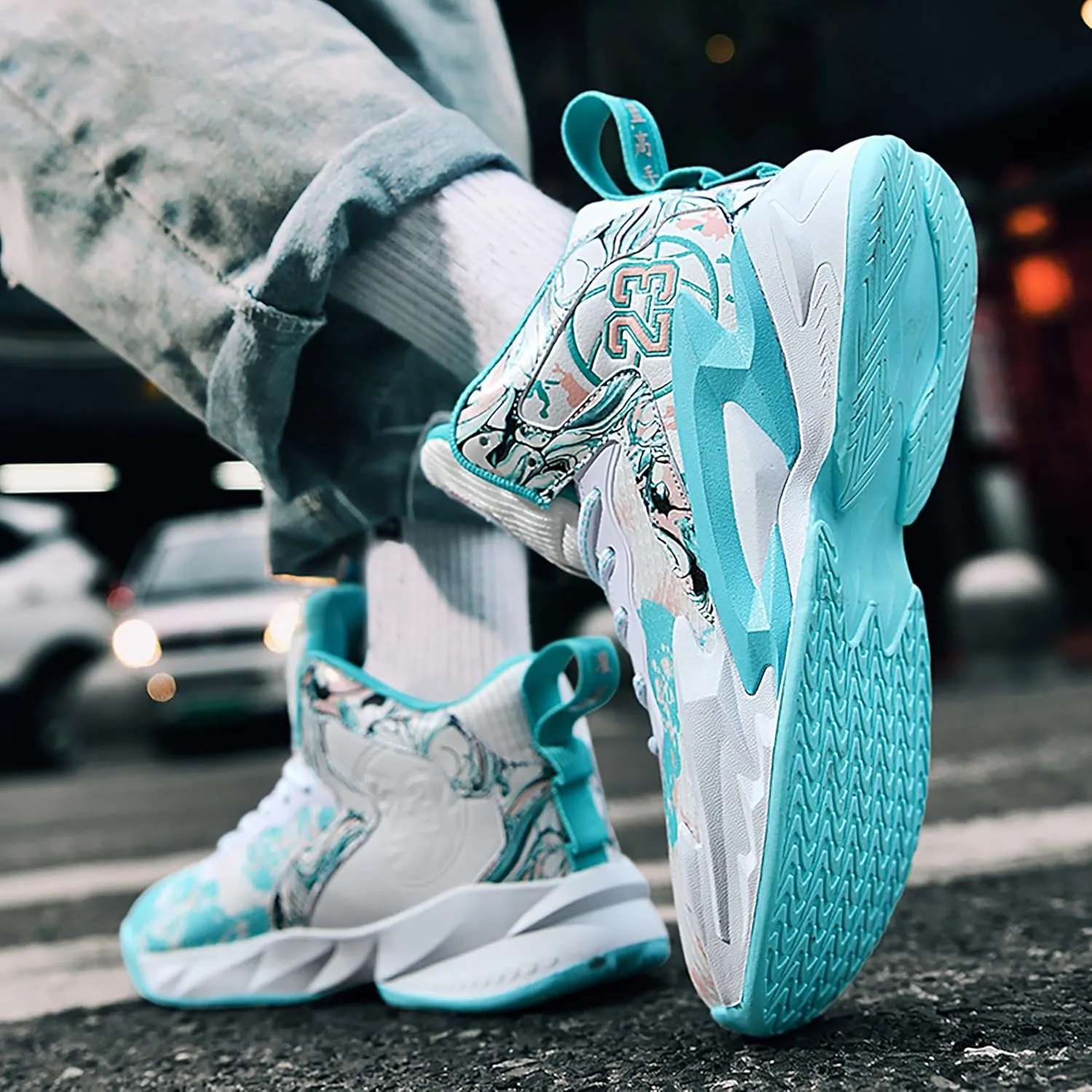 Unisex Basketball Shoes are Lightweight Breathable Anti Slip Wear-Resistant Sports Training Boots