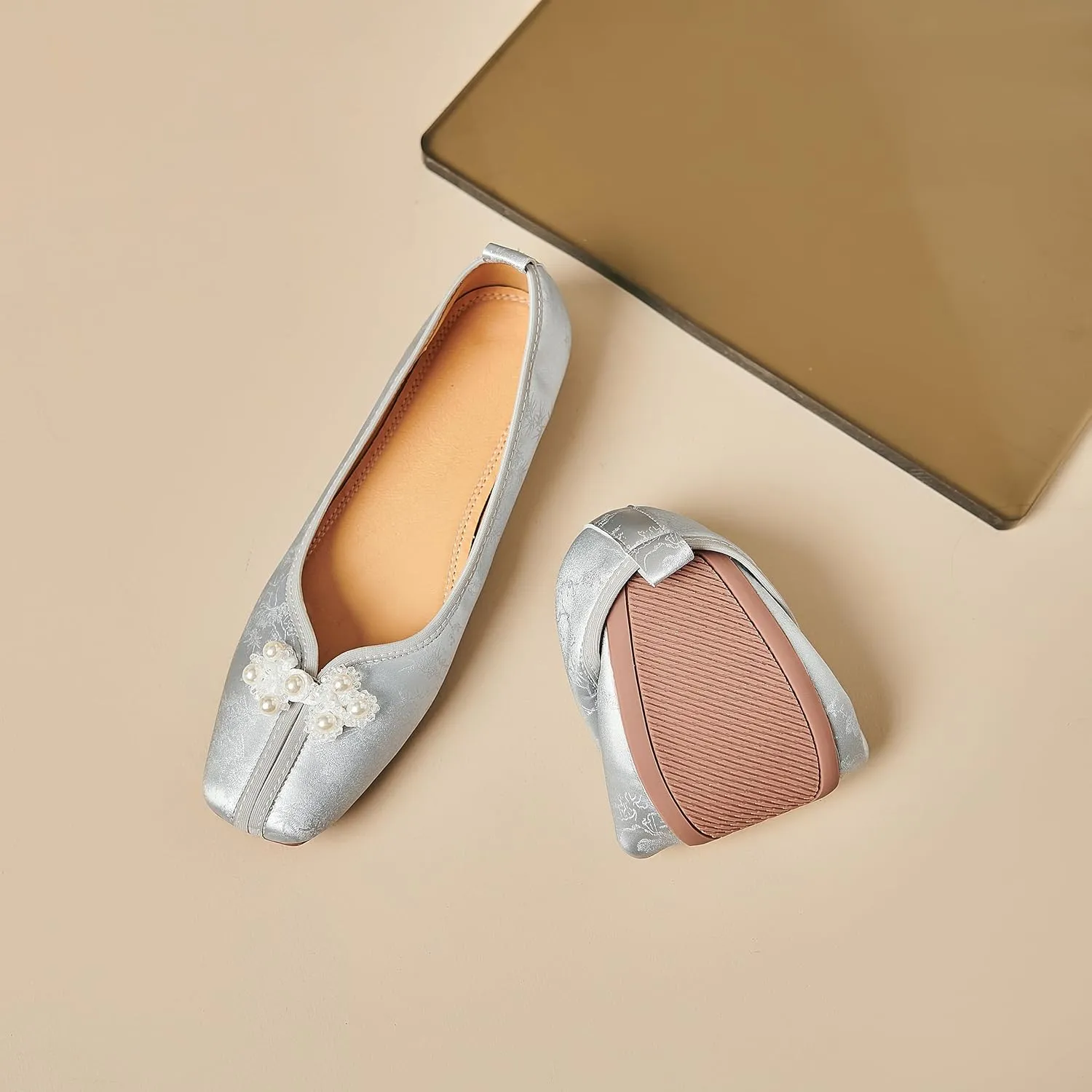 Womens Retro Ballet Flats Classic Slip on Pearl Embroidered Ballerina Shoes Comfortable Soft Square Toe Bride Wedding Dress Flats